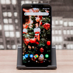 Смартфон Xiaomi Mi A2
