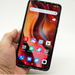 Сравнение двух смартфонов Note 10:  Xiaomi Mi против Samsung Galaxy