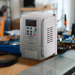 Частотный преобразователь VFD Minleaf AT1-2200X 2.2KW 220V PWM (1-фаза на 3-фазы) всего за $67.99