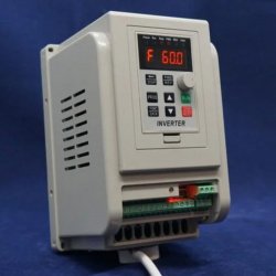 Частотный преобразователь (VFD) для трехфазного двигателя